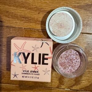 Kylie Jenner Shimmer Eye Glaze in “Deep Sea Dreams.”